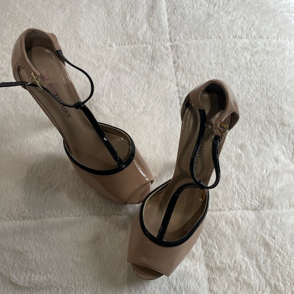 Women’s High Heels - Picture 3 of 9